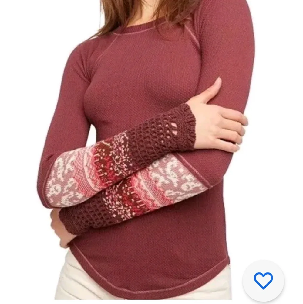Free People in the mix cuff top